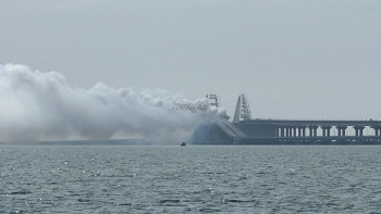 Крымский мост в дыму: идут учения (фото, видео)